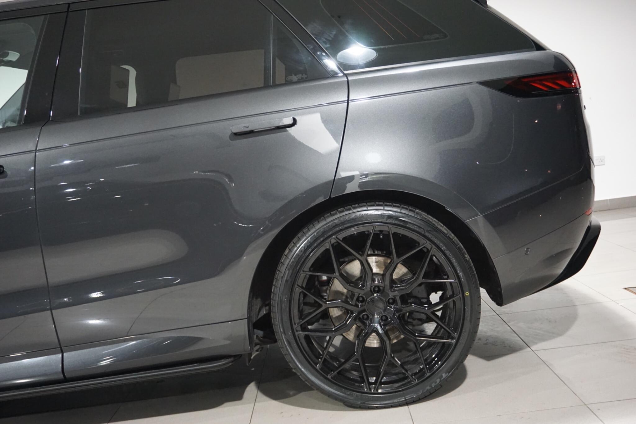 Land Rover Range Rover Sport 3.0 D300 MHEV Dynamic SE SUV 5dr Diesel Auto 4WD Euro 6 (s/s) (300 ps)